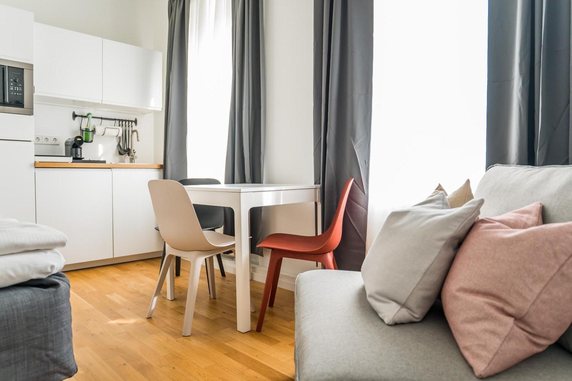 Homaris Apartments Schlueterstrasse Berlin Exterior photo