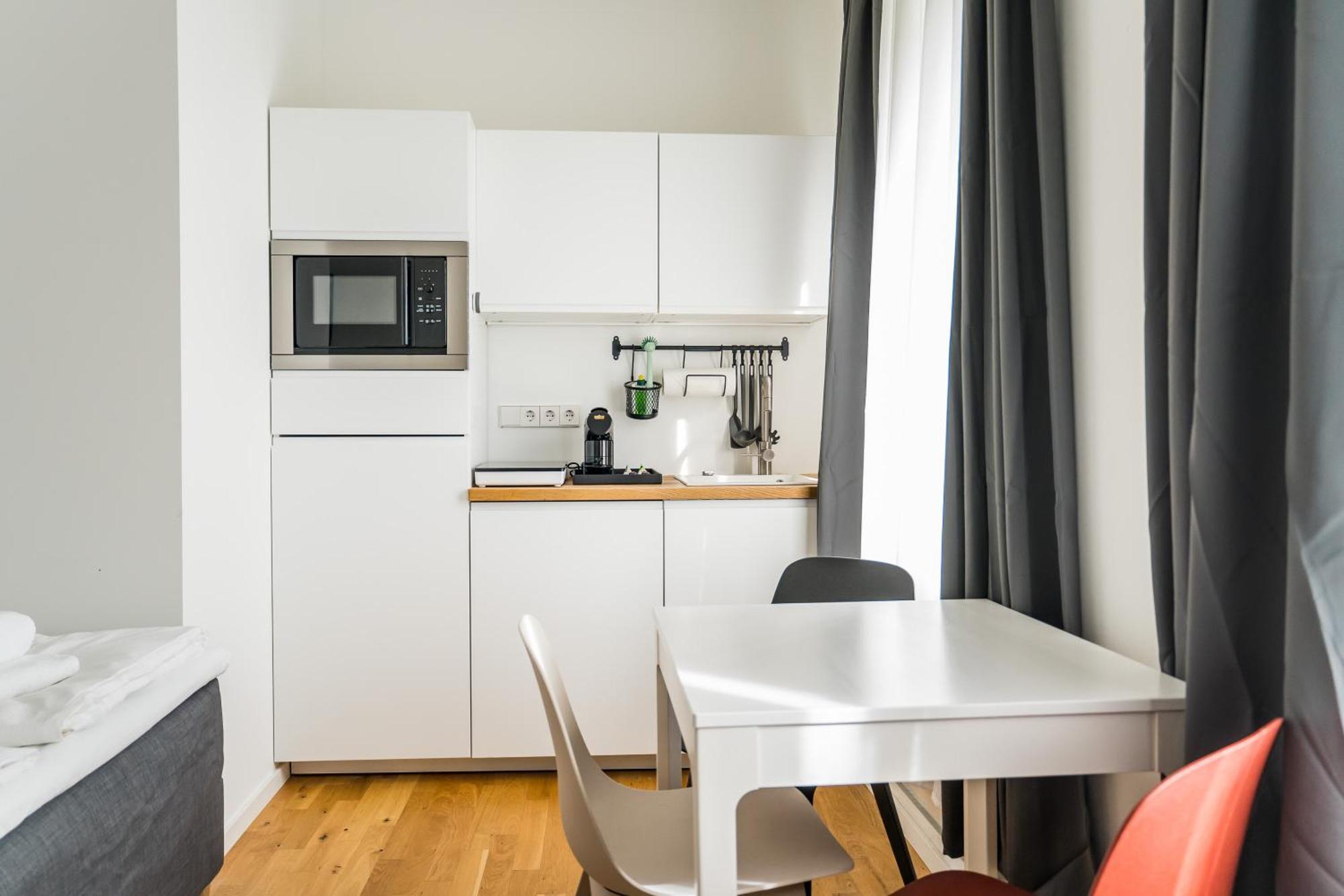 Homaris Apartments Schlueterstrasse Berlin Exterior photo