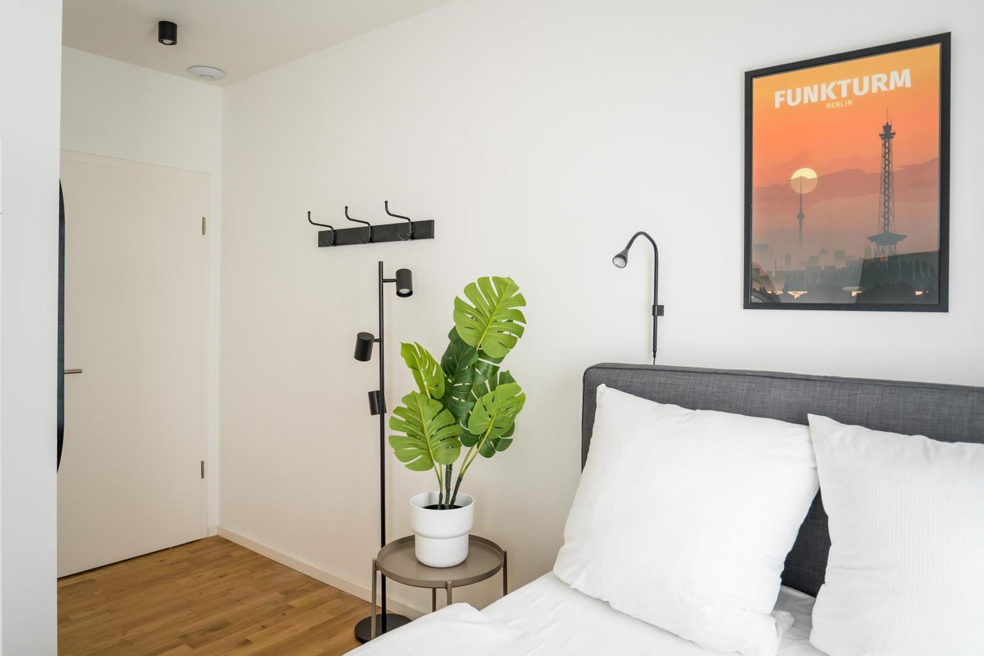 Homaris Apartments Schlueterstrasse Berlin Exterior photo